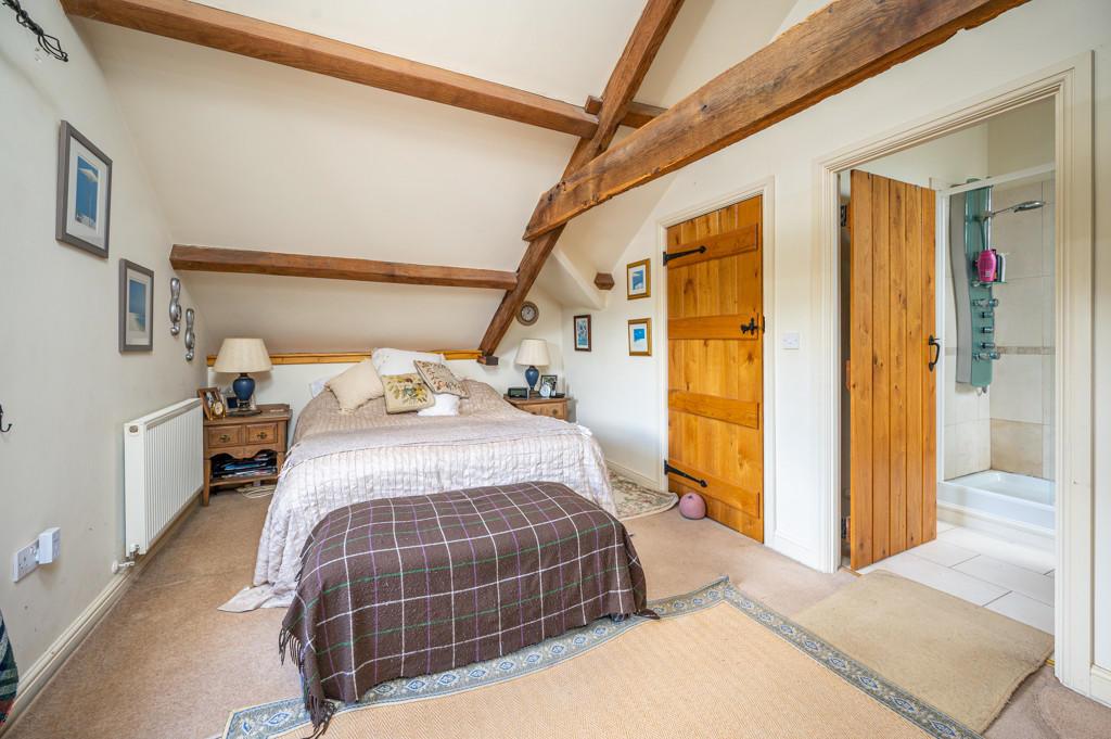 THE GRAN BEDROOM 1.jpeg